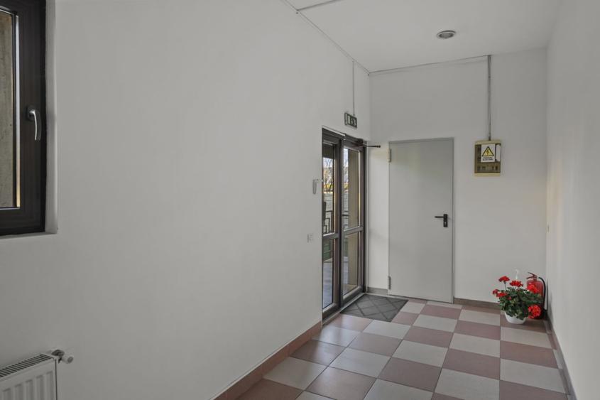 Cladire comperciala Otopeni central, 748mp, investitie excelenta