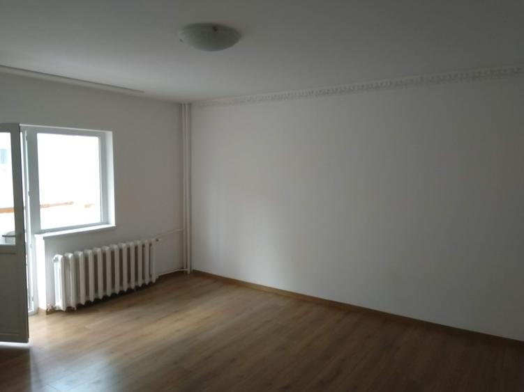 Unirii, Aleea Emil Bota, apartament 2 cam, decomandat, nemobilat, pentru locuit