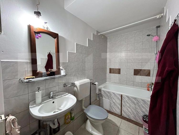 De vanzare casa  240 mp , zona Draxlmaier