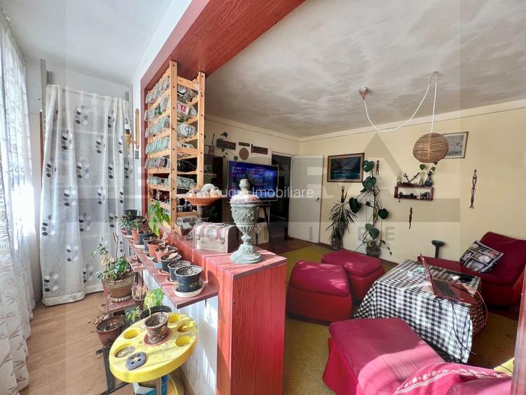 Apartament de 4 camere, 79mp, etaj intermediar, zona "La Terenuri"