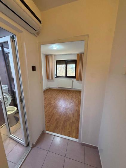 De vânzare apartament 3 camere Obor Microhala