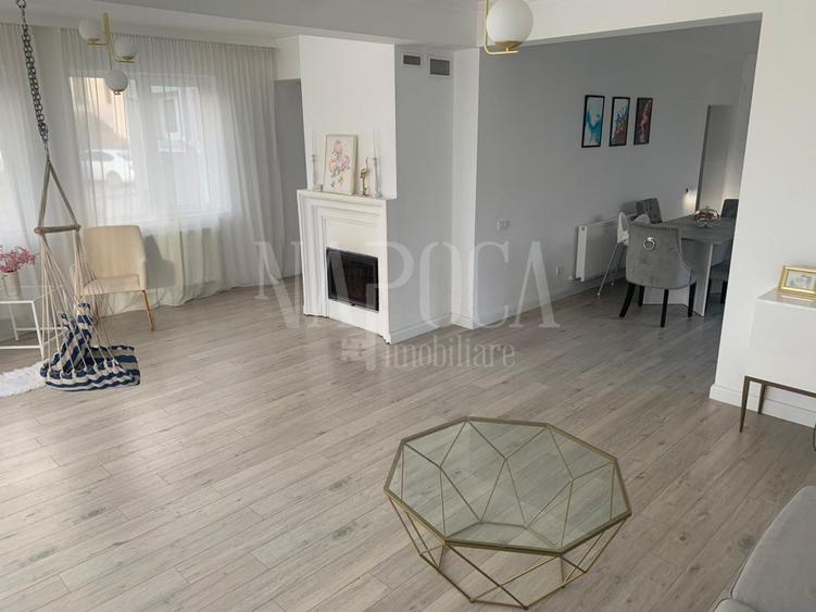 Casa 4 camere de vanzare in Terra, Floresti