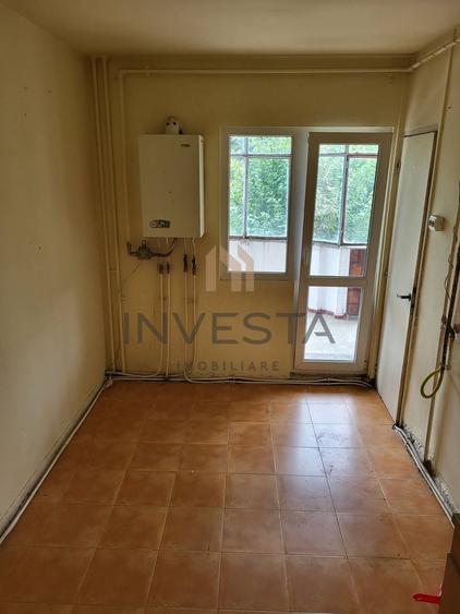 Apartament 2 camere, etaj intermediar, Plopilor– locatie excelenta