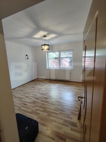 Casa deosebita cu 3 camere si spatiu comercial in Sangeorgiu de Mures