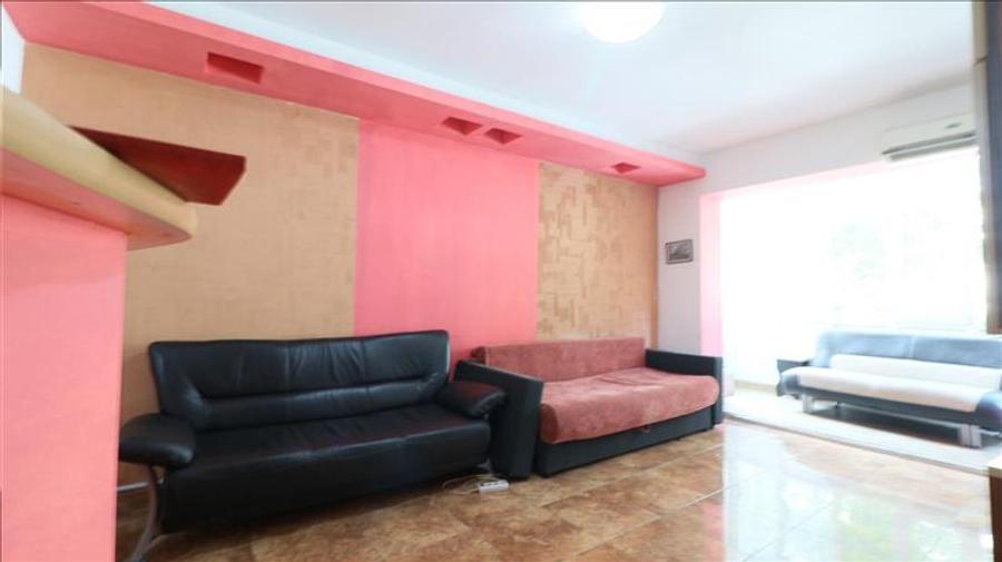 Apartament cu 2 camere, Bd. Stefan cel Mare, etaj 1, liber