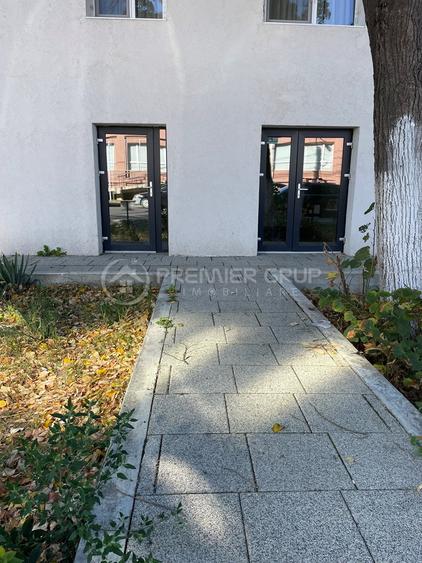 Spatiu comercial 36mp, Podu Ros, LOC DE PARCARE + CT