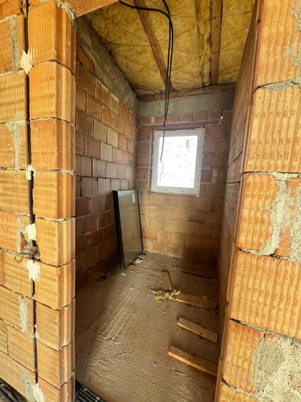 Casă individuală la roșu – 118 mp utili, teren 420 mp, drum privat și curte