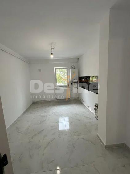 Apartament decomandat- 4 camere* Dacia