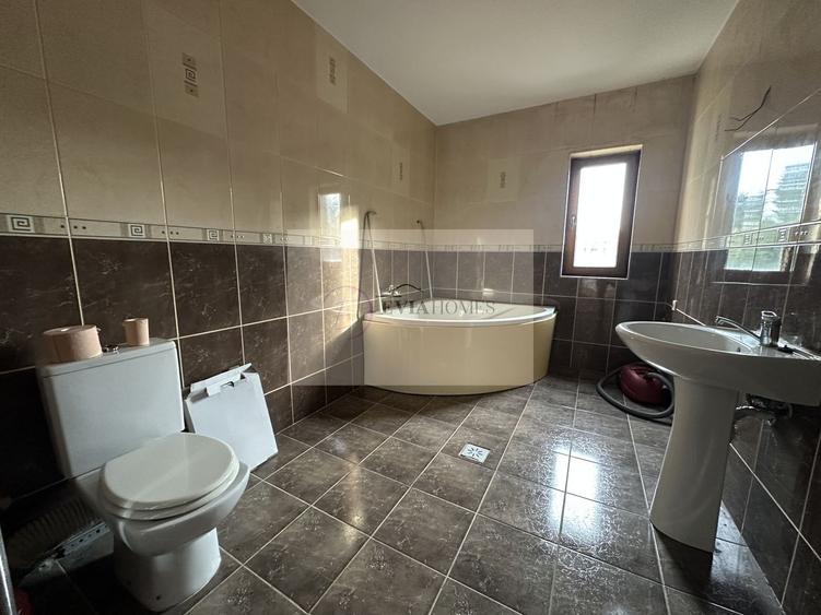 3 camere/ 113 mp/ Cartier Zorilor