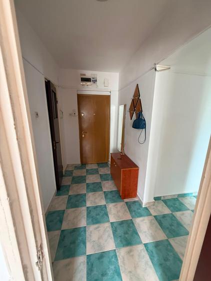 Apartament 2 camere, decomandat, loc parcare și boxă