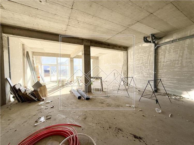 Spatiu comercial in Selimbar -120 mp-vitrina stradala,terasa-4 parcari