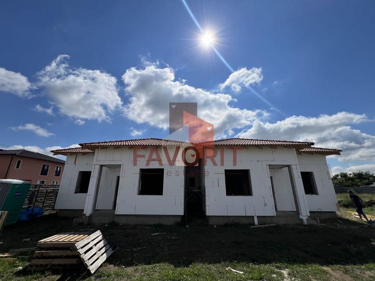 Duplex pe parter | 4 Camere | 2 Bai | Posibilitate mansardare | Giroc