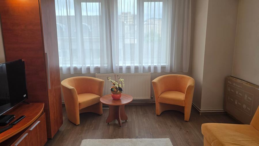 Inchiriez apartament 2 camere decomandat in Deva, zona Gojdu, etaj 2,