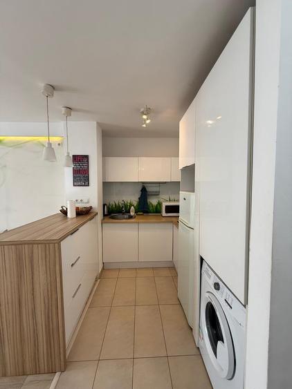 UNIVERSITATE, 2 camere, etaj 3, 50 mp, centrala proprie, mobilat, renovat