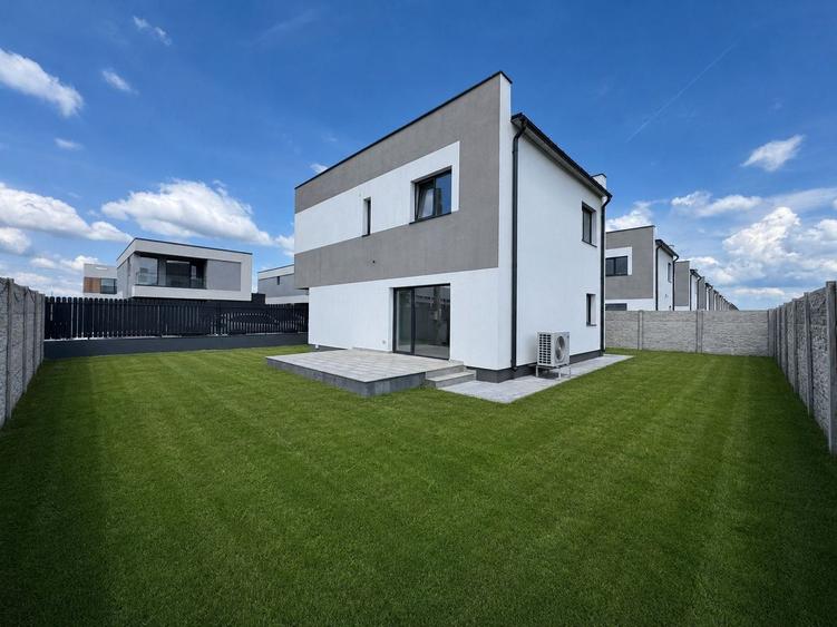 Vila moderna P+1, 150m2 si 320 curte cu POMPA DE CALDURA