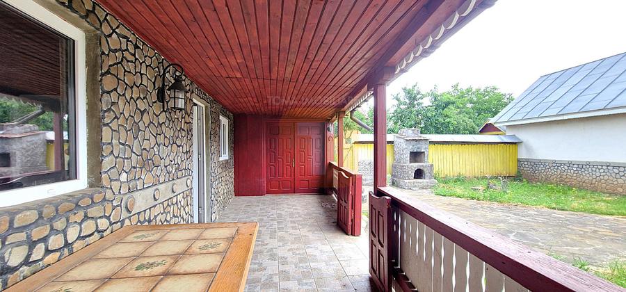 Casă cu 5 camere, teren 1.326 mp, Săvinești, Neamț