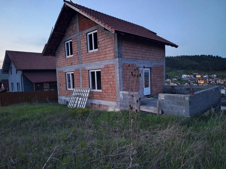 Casa de vanzare Campenesti,suprafata utila 200mp,teren 1000mp.