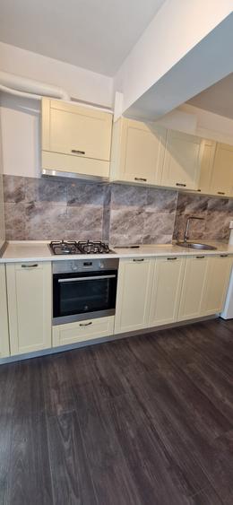 Apartament modern cu 2 camere de închiriat , bloc nou, parcare privată