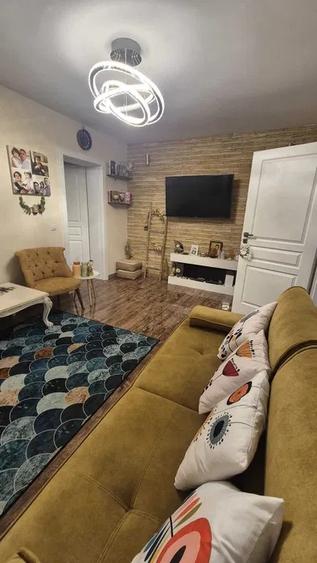 Apartament 3 camere, etaj 1/4, zona Podu Ros