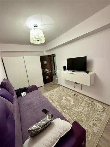 Etaj 2 - Galata Platoul Insorit, apartament cu 2 camere decomandat cu geam la ba - 2