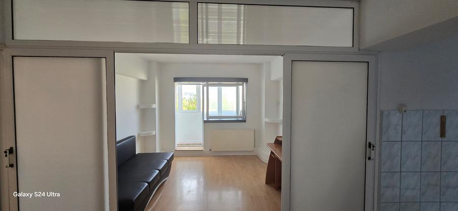Apartament 3 camere cu centrala proprie