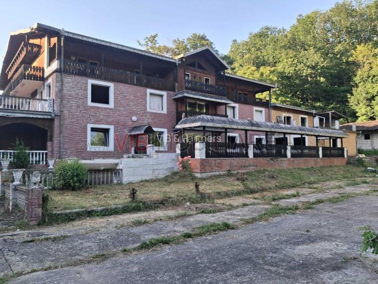 Proprietate turistică | Fost hotel | Teren 8900 mp | Aproape de Dunăre - 6