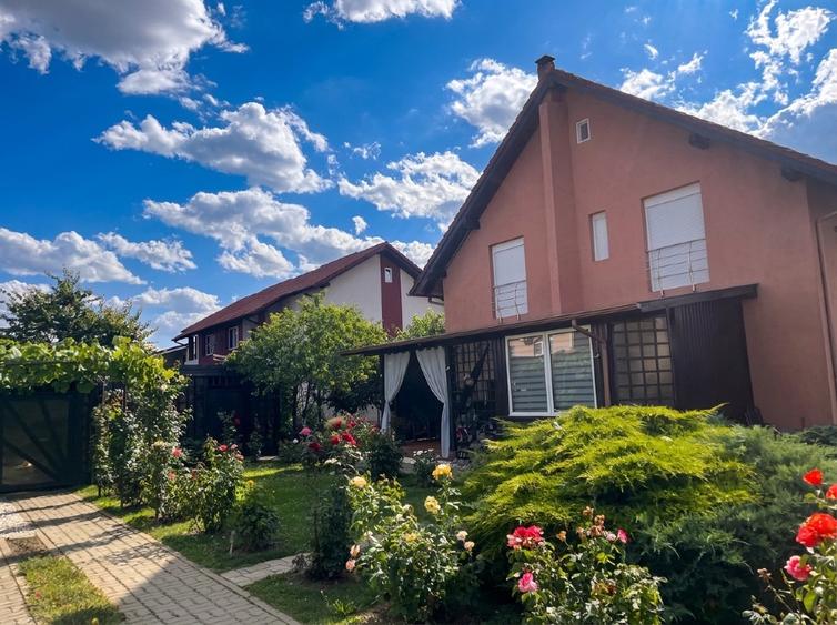 Vilă individuală, mobilată și utilată, teren 800 mp + apartament independent
