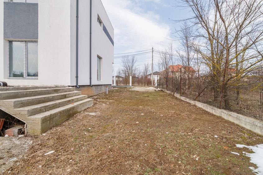 Casa Corbeanca ,curte generoasa, terasa si loc de parcare