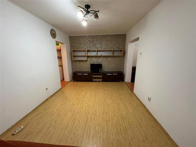 Apartament 2 camere, parter, zona Garii / Barsei, mobilat si utilat