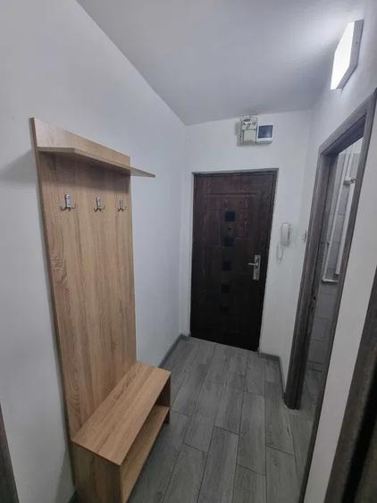 Garsoniera de vanzare, la parter , zona Craiovita - Big