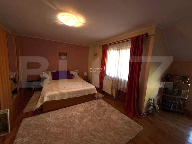 Casă spațioasă cu 2 corpuri , 300 mp– ideală pentru 2 familii – teren 776 mp - 2