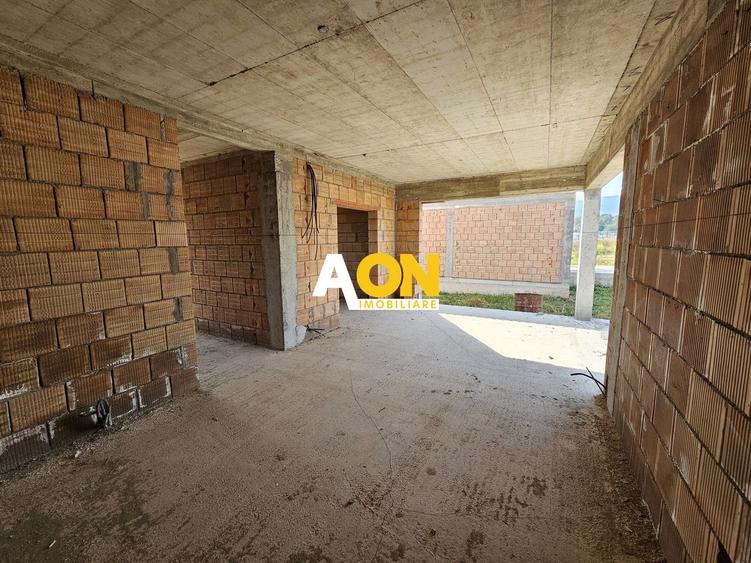 Casa la rosu, 4 camere, 2 bai, 345 mp teren, zona Ampoi 3
