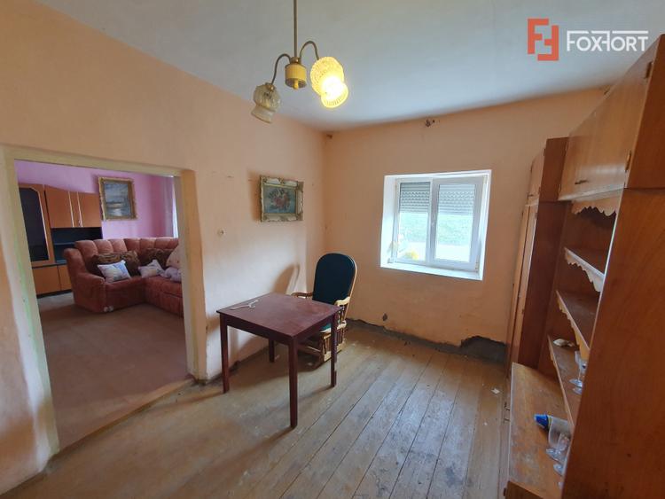 Casa de vanzare cu 3 camere si teren de 1008 mp - Deta