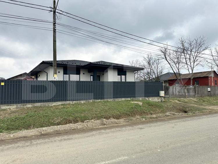 Casă individuală de vânzare, 89 mp utili, 327 mp teren, zona Lunca Cetățuii