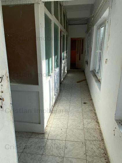 Vanzare sau inchiriere Cladire cadre beton 743 mp Movila Miresii teren 7354 mp