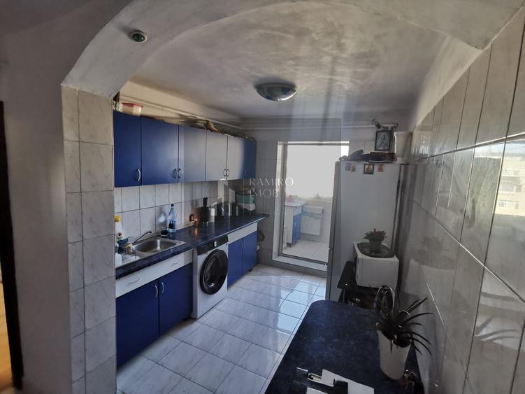 Apartament 3 camere, decomandat