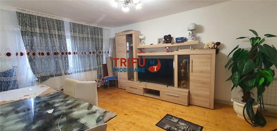 Apartament 3 camere de vanzare zona Dedeman
