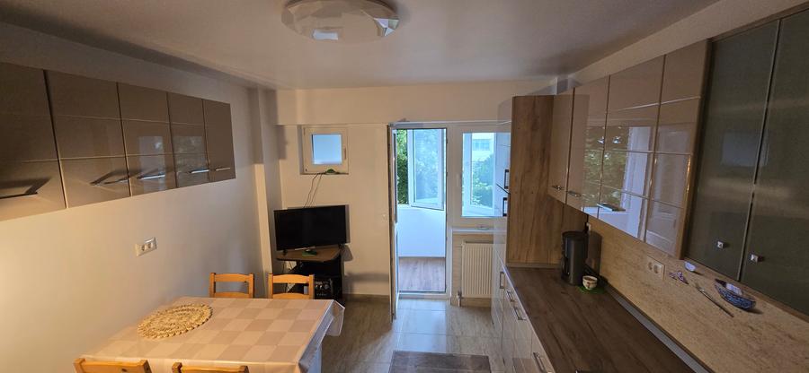 Apartament 3 camere de vanzare, la cheie, etajul 1, Focsani