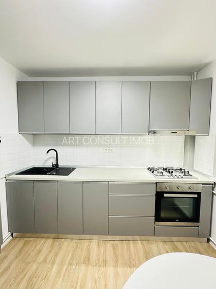 2 camere decomandat, renovat | Etaj 1/4 | Parcare inclusă | Mobilat și utilat