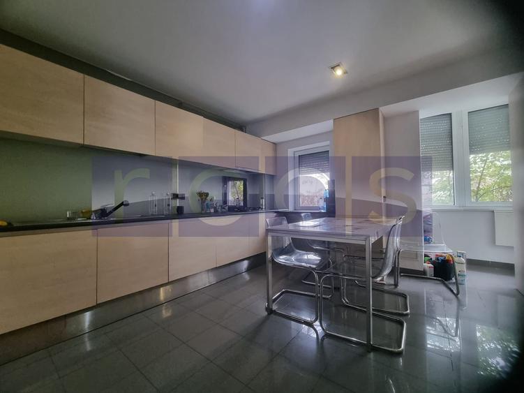 VANZARE 3 CAMERE - SEMIDECOMANDAT - Mall Vitan