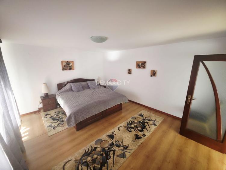 Casă / Vilă cu 5 camere de vânzare