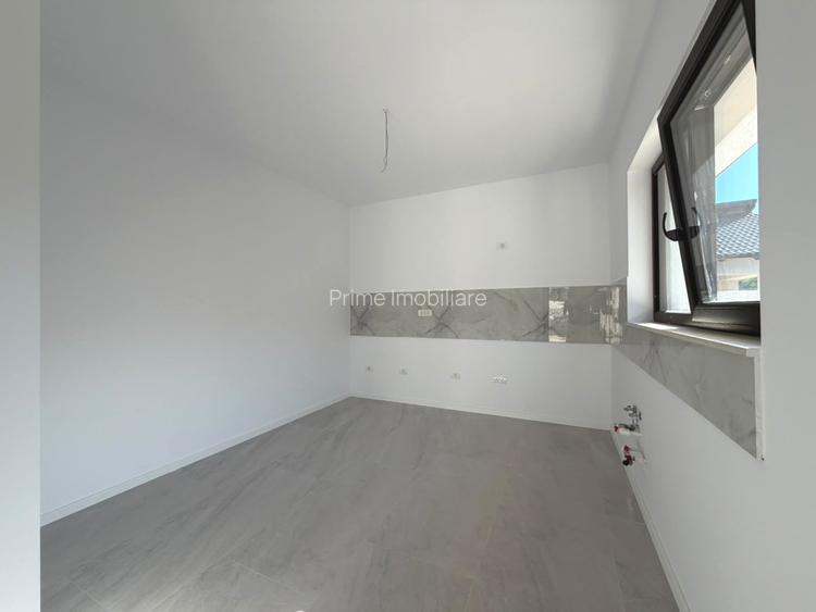 Casa individuala cu 2 dormitoare, 2 bai, bucatarie separata - strada privata! - 4