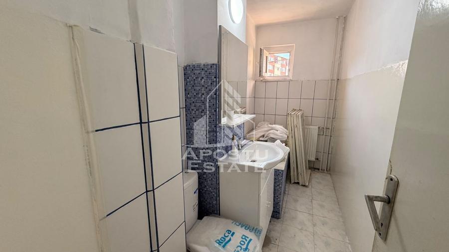 Apartament 2 camere decomandat | 42 mp + balcon | De renovat | 75.000