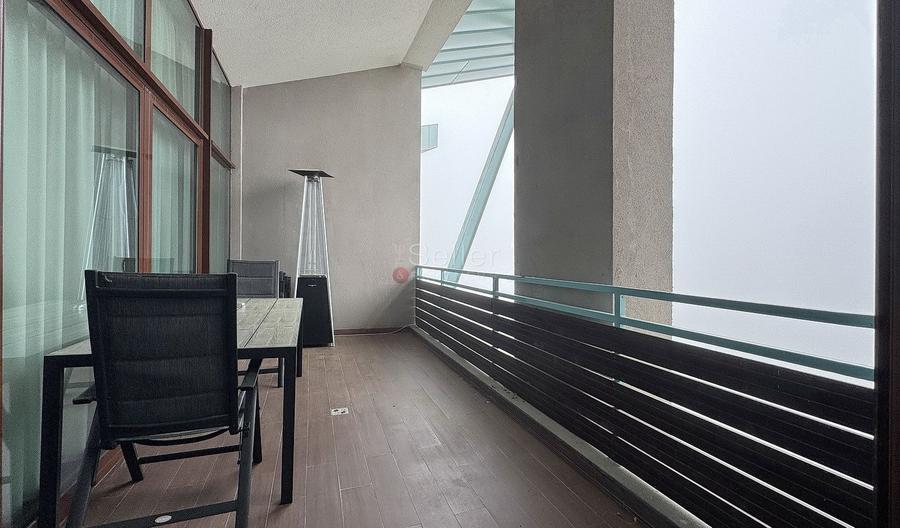Penthouse generos cu priveliste spre Masivul Postavarul