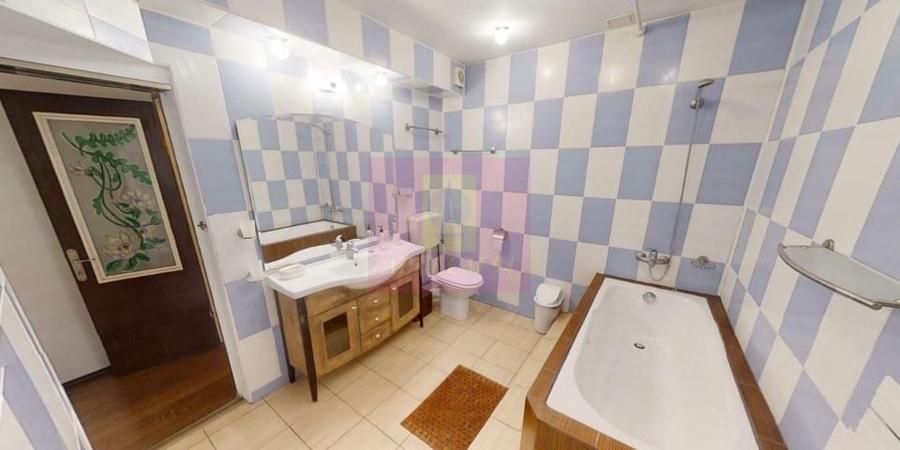 APARTAMENT PREMIUM | 200 MP | VILĂ MONUMENT ARHITECTURAL | CURTE |
