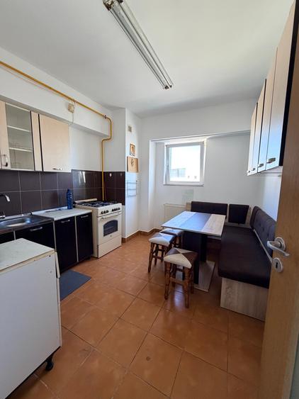 Apartament cu 2 camere decomandat, situat în zona Nicolina – CUG