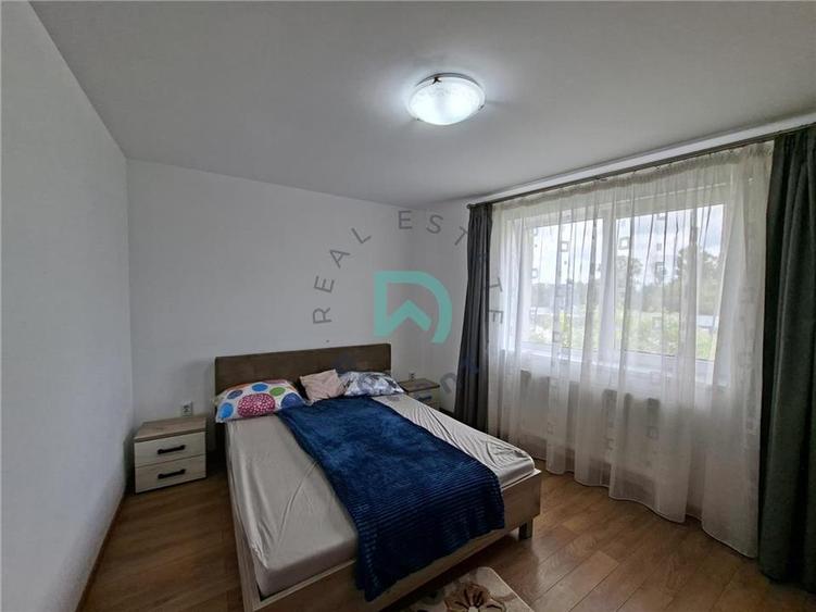 Apartament 2 camere, Tractorul, etaj 3, semidecomandat