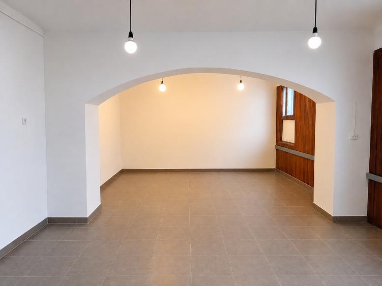 Inchiriez apartament centru vis-a-vis de pompieri langa Hotel Hilton. 100mp str