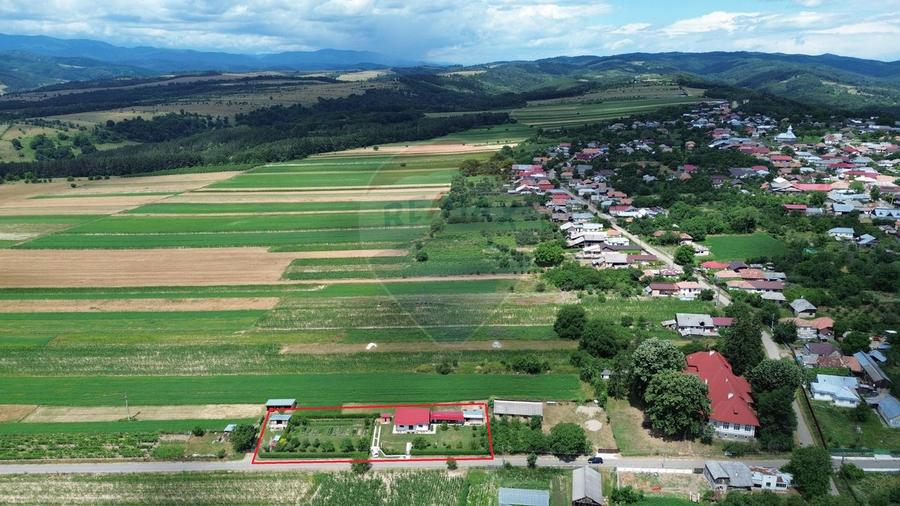 Casă / Vilă Mărăști zona montană a Vrancei