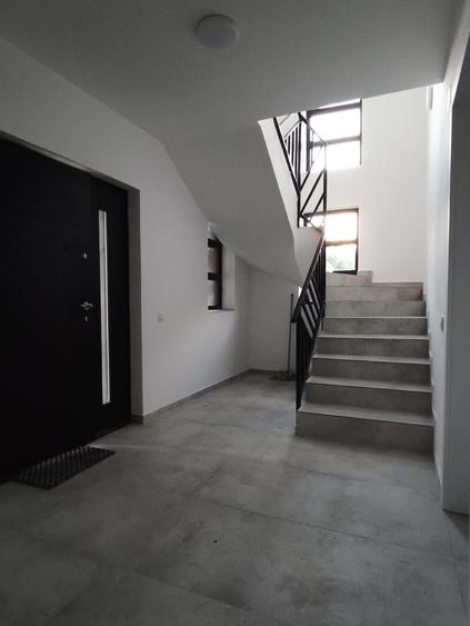 FARA COMISIOANE casa eleganta cu 5 camere 3 terase P+1+pod 2 placi 1800mp asfalt